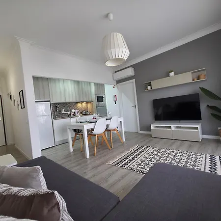 아파트 Casa Bella Sun, 4 Min Walk Da Rocha With Pool 포티마오