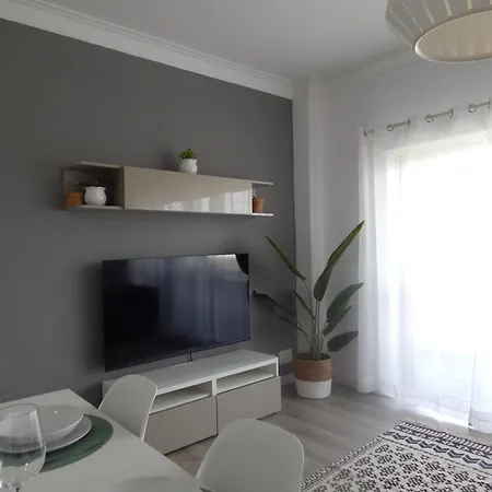 Casa Bella Sun, 4 Min Walk Da Rocha With Pool 아파트