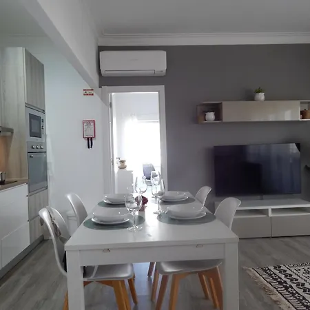 Casa Bella Sun, 4 Min Walk Da Rocha With Pool 아파트