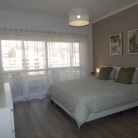 Casa Bella Sun, 4 Min Walk Da Rocha With Pool 아파트